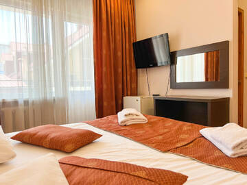 Двухместный номер с 1 кроватью или 2 отдельными кроватями и балконом в Гостинице Шарм